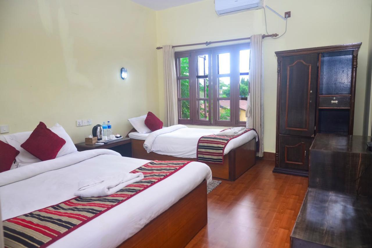 Unique Wild Resort Sauraha Exterior photo